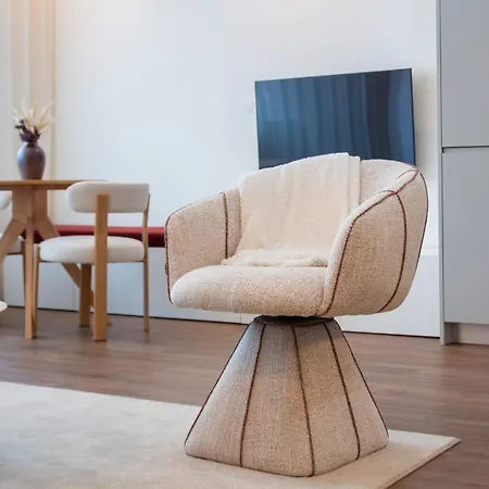 Elegant 1br Retreat Near Metro By Lovelystay * Vila Nova de Gaia